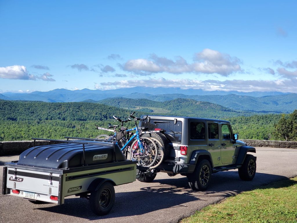 space trailer with dual hitch